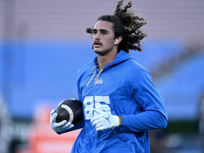 Nov 13, 2021; Pasadena, California, USA; UCLA Bruins tight end Greg Dulcich (85) warms up before the game against the Colorado Buffaloes at Rose Bowl. Mandatory Credit: Jayne Kamin-Oncea-USA TODAY Sports